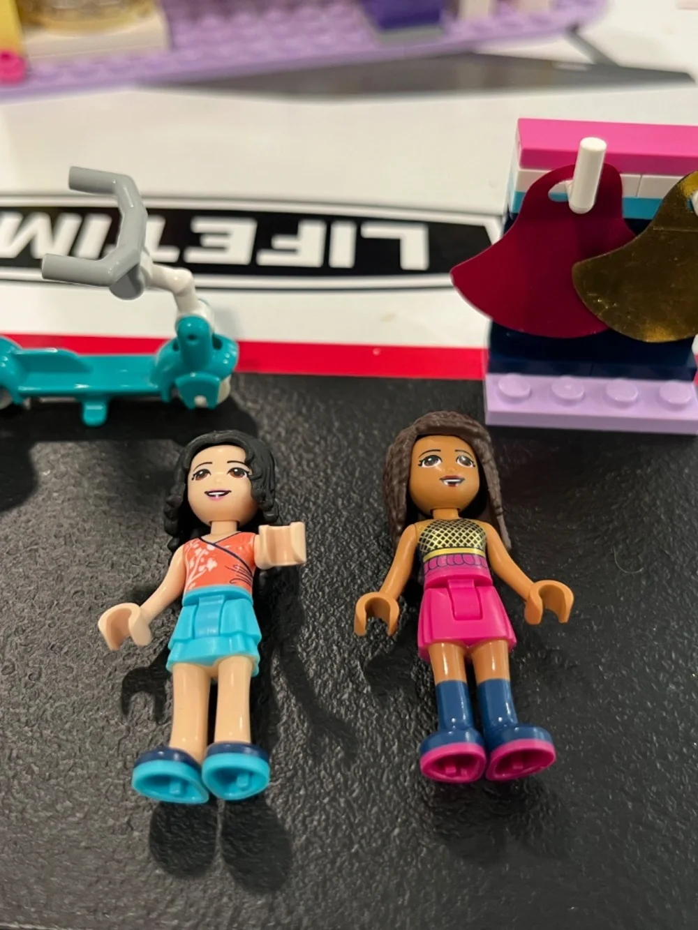 Friends LEGO Set 41427 - Emma’s Fashion Shop